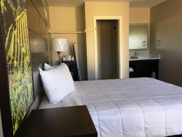 Vallejo Inn image 16