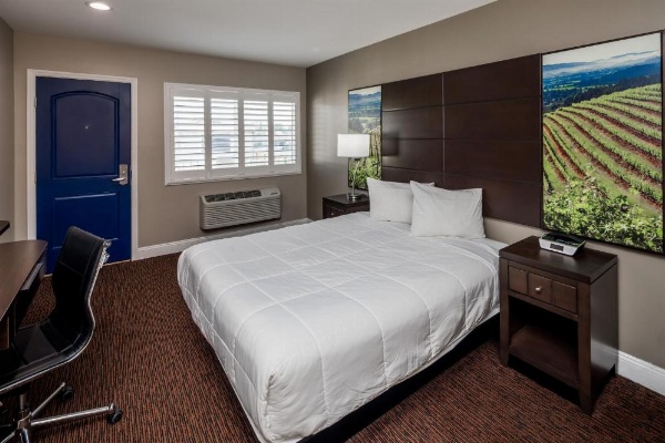 Vallejo Inn image 17