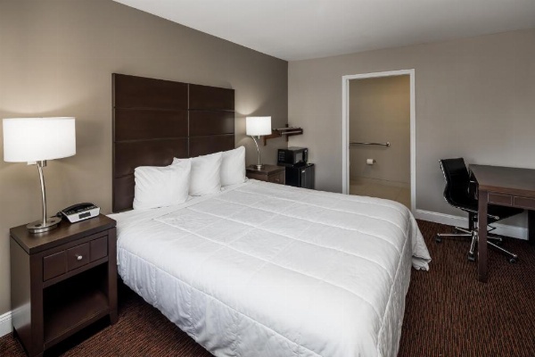 Vallejo Inn image 25